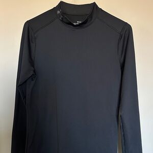 Men’s Under Armour Size M Black Long Sleeve Fitted Cold Gear Shirt